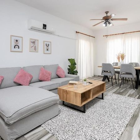 Beautiful Apartment In Harbour Paphos, Central & Close To Beach Luaran gambar